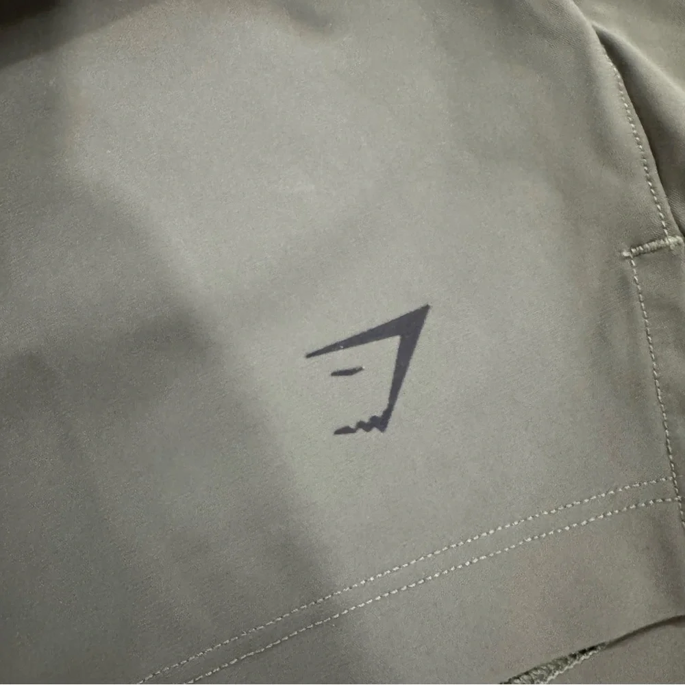 Gymshark Hybrid 6” Short - Picture 4 of 7